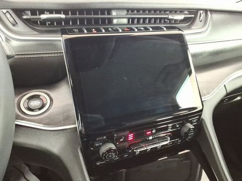 Used 2021 Jeep Grand Cherokee L Limited image 21