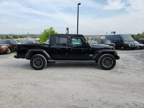 Used 2020 Jeep Gladiator Overland image 6
