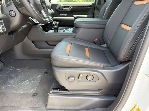 New 2026 GMC Sierra 1500 AT4 w/ Technology Package AWD/4WD image 18