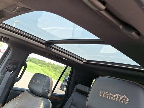 Used 2021 Chevrolet Tahoe High Country w/ Premium Package AWD/4WD image 12