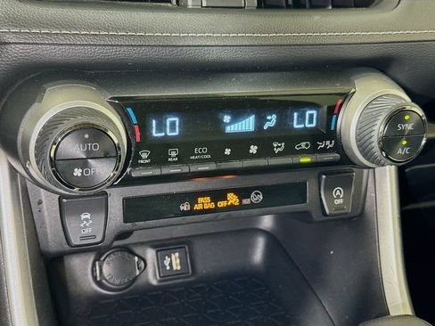 Used 2025 Toyota RAV4 XLE FWD image 14