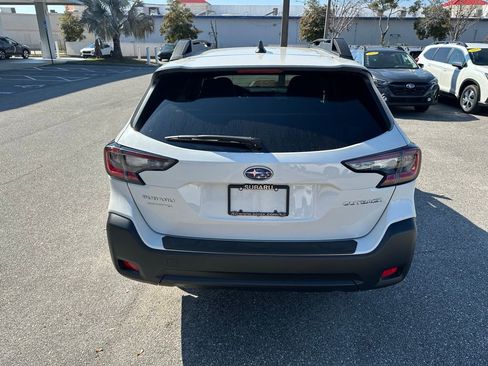 Used 2025 Subaru Outback Premium image 6