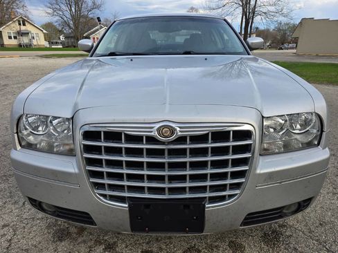 Used 2009 Chrysler 300 Touring image 2