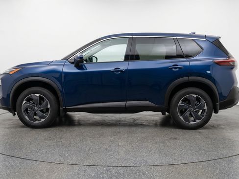 Used 2025 Nissan Rogue SV AWD/4WD image 5
