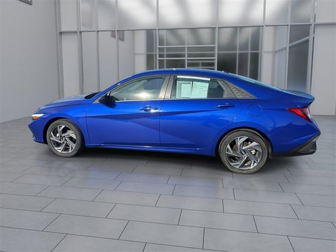 Certified 2025 Hyundai Elantra Sport image 5