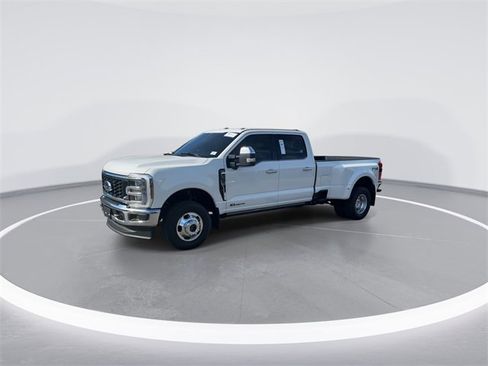 Certified 2024 Ford F350 Lariat w/ Lariat Ultimate Package image 3