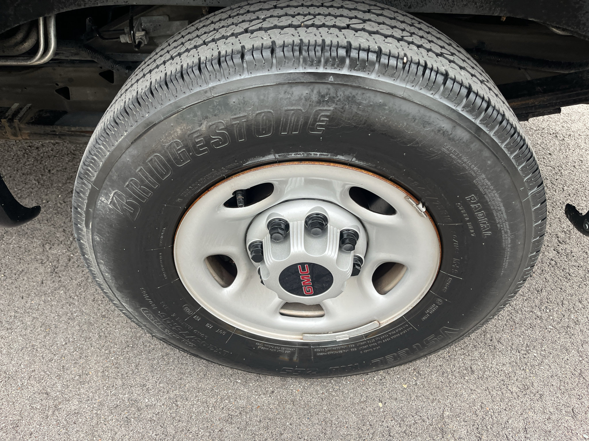 Used 2022 GMC Savana 2500 LS RWD image 9