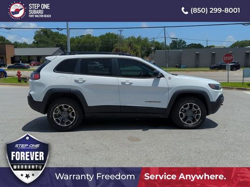 Used 2022 Jeep Cherokee Trailhawk w/ Sound & Nav Group AWD/4WD image 8