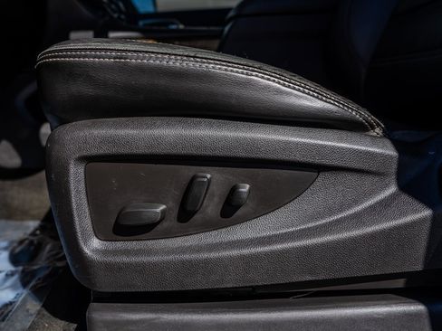 Used 2016 GMC Yukon Denali w/ Open Road Package image 28