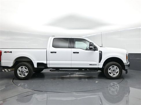 Used 2025 Ford F350 XLT image 9