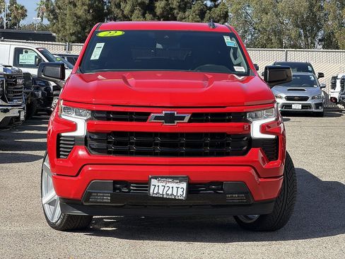Used 2022 Chevrolet Silverado 1500 RST RWD image 2