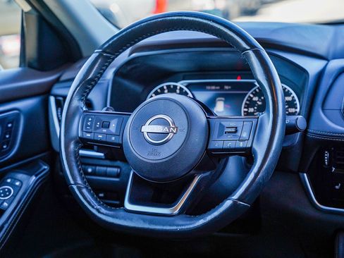 Used 2023 Nissan Rogue SL image 16