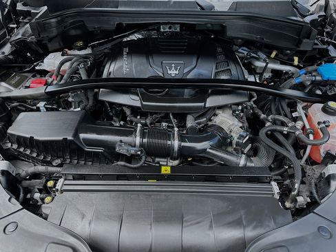 Used 2023 Maserati Grecale GT image 32