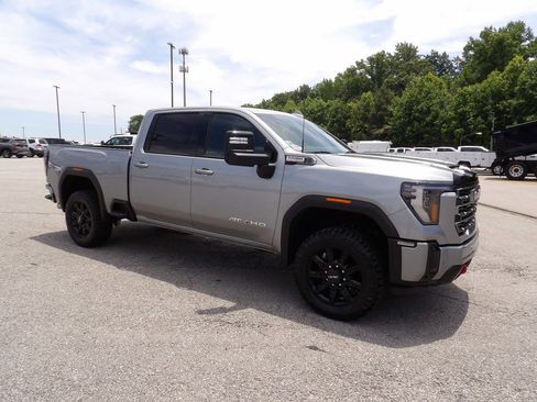 Used 2025 GMC Sierra 2500 AT4 AWD/4WD image 10