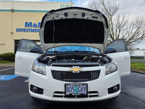 Used 2013 Chevrolet Cruze LS image 19