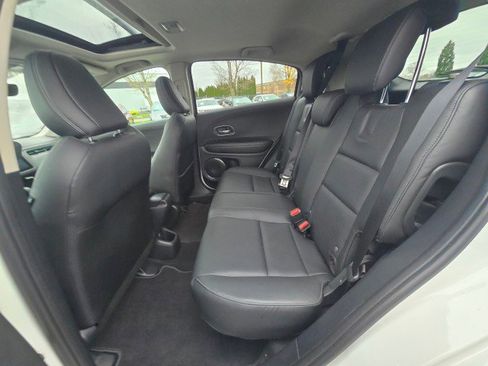 Used 2020 Honda HR-V Touring image 18