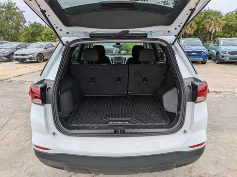 Used 2024 Chevrolet Equinox LS w/ LS Convenience Package FWD image 12