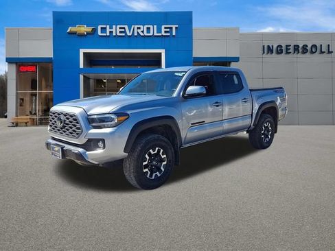 Used 2023 Toyota Tacoma TRD Off-Road AWD/4WD image 32