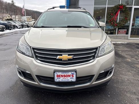 Used 2017 Chevrolet Traverse LT w/ Style and Technology Package image 8