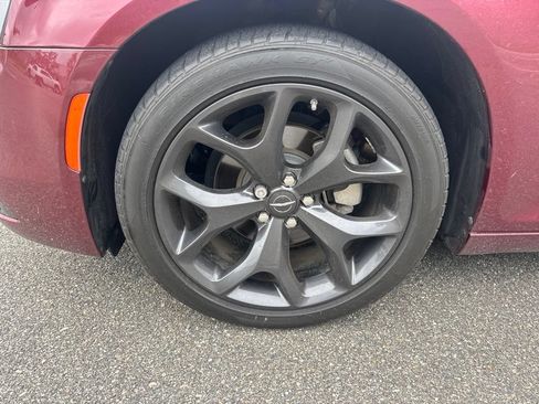 Certified 2023 Chrysler 300 Touring w/ Sport Appearance Package RWD image 12