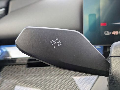 Used 2024 BMW i5 M60 w/ Premium Package image 27