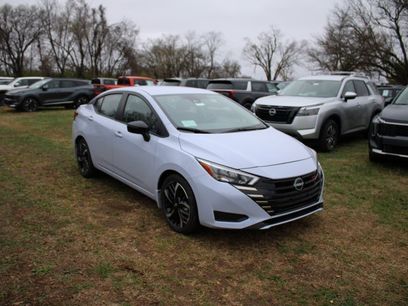 New 2025 Nissan Versa SR w/ Trunk Package