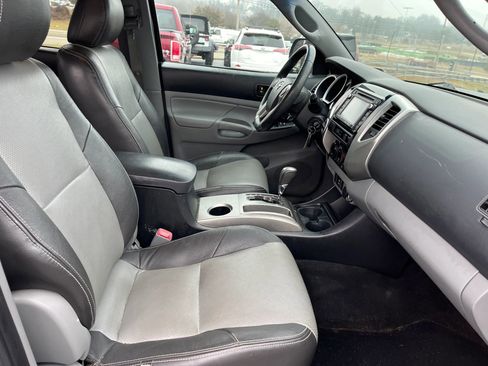 Used 2014 Toyota Tacoma 4x4 Double Cab w/ SR5 Package image 12