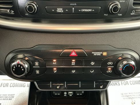 Used 2016 Kia Sorento FWD w/ LX Convenience Package image 16