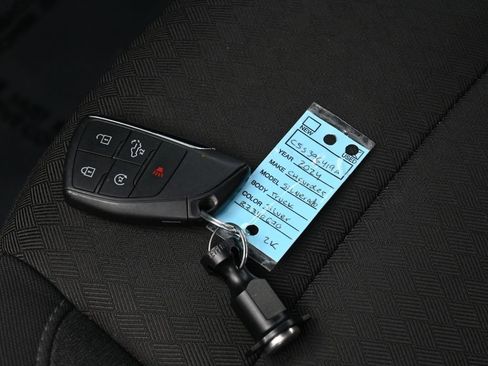 Used 2024 Chevrolet Silverado 1500 Custom image 18