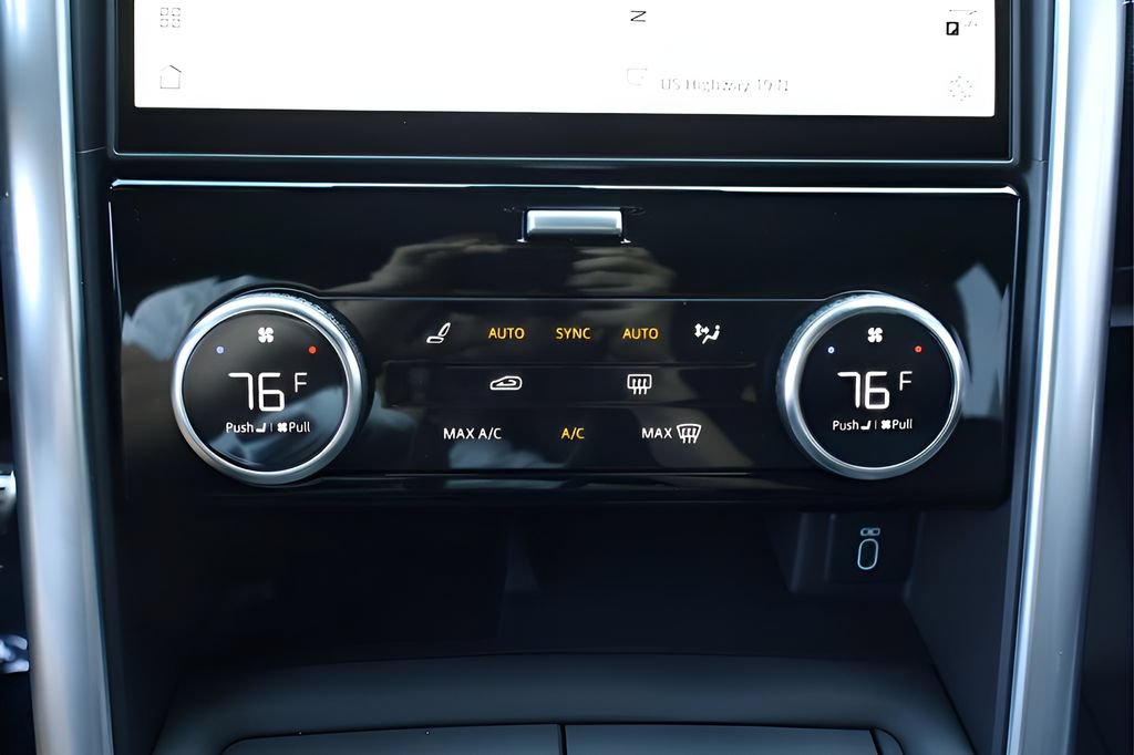 New 2026 Land Rover Discovery Dynamic SE AWD/4WD image 25