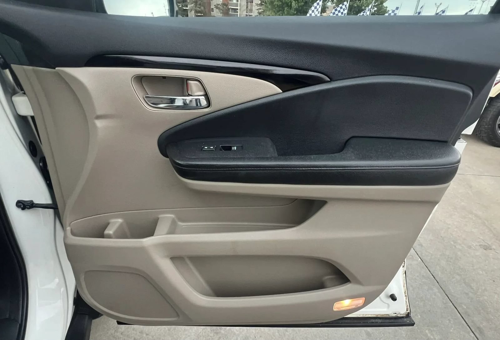 Used 2017 Honda Pilot Elite image 47