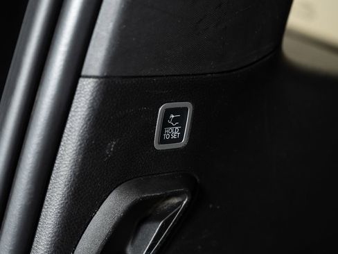 Used 2022 Jeep Grand Wagoneer Series III w/ Rear Seat Video Group 1 image 20