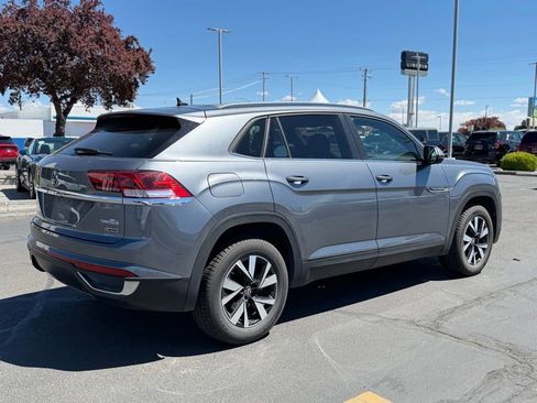 Used 2022 Volkswagen Atlas Cross Sport SE AWD/4WD image 3