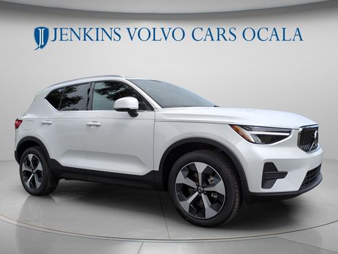 New 2025 Volvo XC40 B5 Core w/ Protection Package Premier AWD/4WD image 2