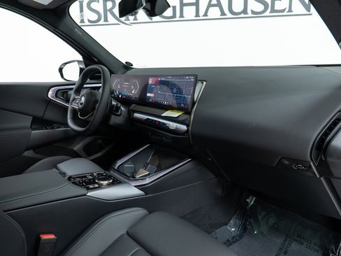 Used 2025 BMW X3 xDrive30i w/ Premium Package image 21