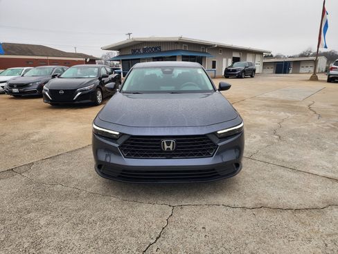 Used 2023 Honda Accord LX image 9