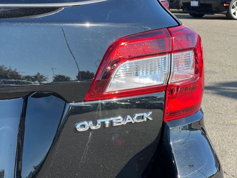Used 2018 Subaru Outback 2.5i Limited image 29