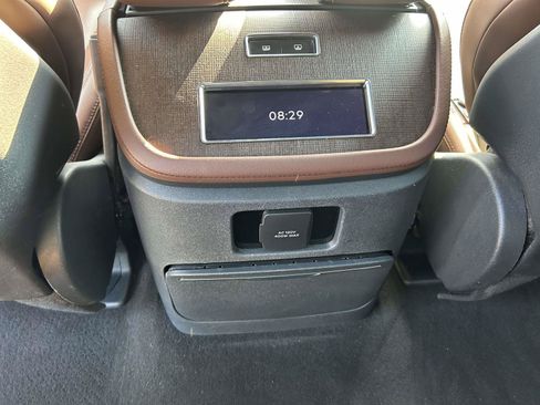 Used 2025 Lincoln Navigator Reserve AWD/4WD image 20