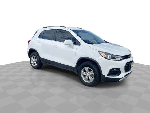 Used 2019 Chevrolet Trax LT image 2