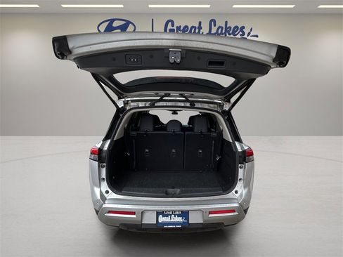 Used 2022 Nissan Pathfinder SL image 10