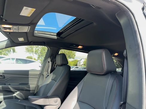 Used 2024 Honda Odyssey Sport image 14