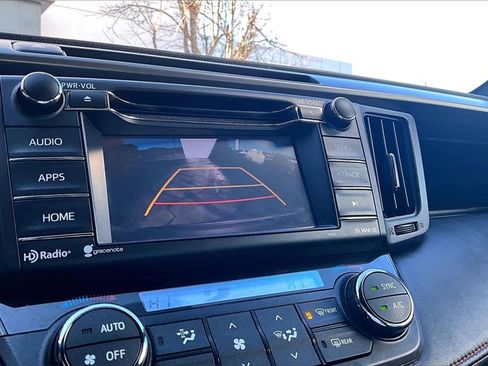 Used 2016 Toyota RAV4 SE image 11