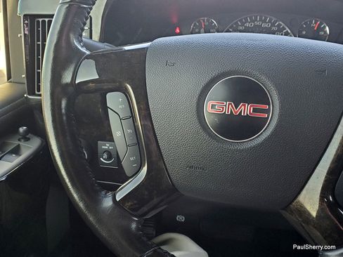 Used 2018 GMC Savana 2500 w/ Enhanced Convenience Package image 42