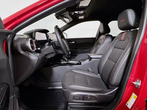 Certified 2026 Chevrolet Trax RS FWD image 18