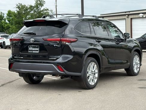 New 2026 Toyota Highlander Limited AWD/4WD image 6