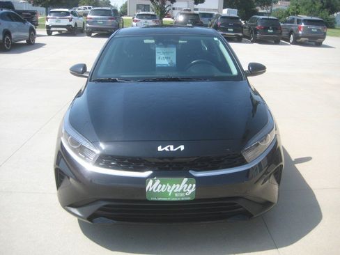 Used 2024 Kia Forte LXS w/ LXS Technology Package FWD image 3
