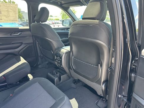 New 2025 Jeep Grand Cherokee L Laredo w/ Luxury Tech Group I AWD/4WD image 46