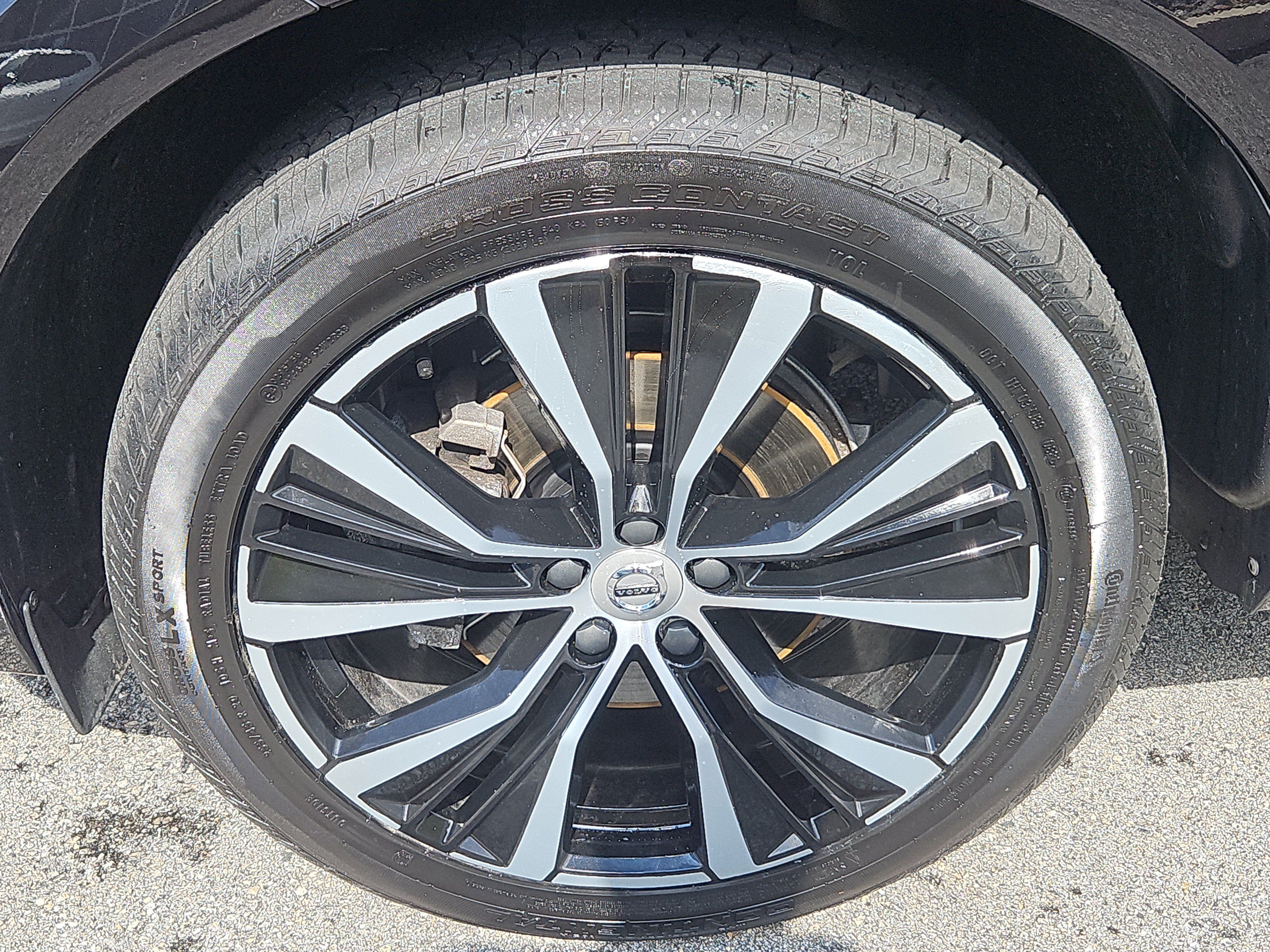 Used 2024 Volvo XC60 B5 Plus w/ Protection Package Premier AWD/4WD image 4