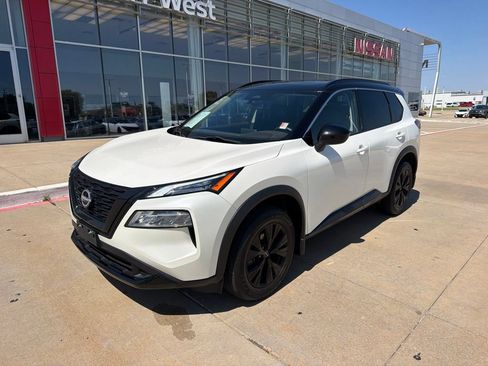 Used 2023 Nissan Rogue SV w/ SV Premium B Package AWD/4WD image 1