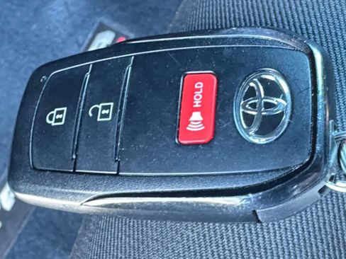 Used 2025 Toyota Tacoma TRD Off-Road AWD/4WD image 21